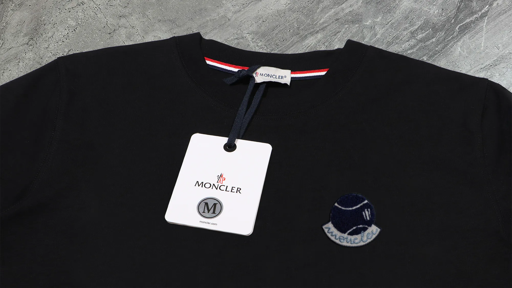 《 》 《Moncler~ 》2025New Arrival Quality T , Versatile Quality ！ ‼ 32 250G ‼ ， ， ， ， T 🤪 Sizes：S-M-L-XL-2XL ：Black，White， Same Style